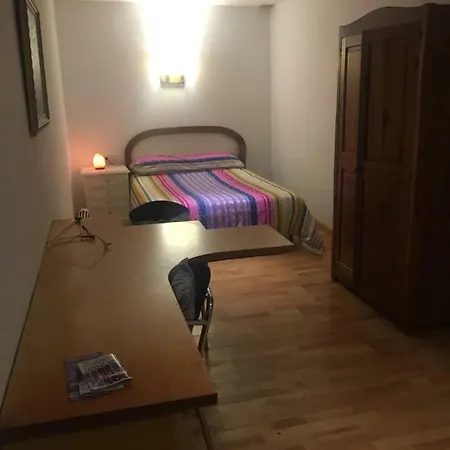 Alojamiento Ideal Grupo Nocleg ze śniadaniem *